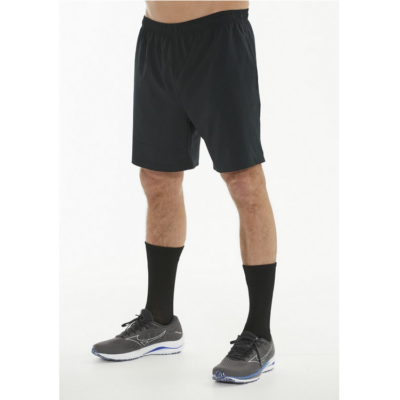 Die Endurance Vanclause M Shorts in Schwarz, aus leichtem Material, ideal für sportliche Aktivitäten. Diese Shorts haben einen elastischen Bund für zusätzlichen Komfort und eine einfache Passform.