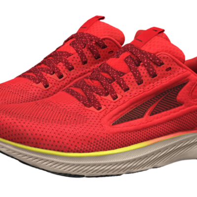 Der Altra Escalante 3 Laufschuh für Herren in Neon-Coral, Größe 44, bietet atmungsaktives Obermaterial mit dicker Sohle für Komfort beim Laufen.