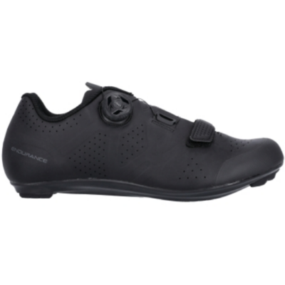 Endurance Kalasey Nylon Fahrrad Schuhe in Schwarz, Größen 42 bis 45, mit Boa-Verschlusssystem und Belüftungsöffnungen für Komfort. Die Schuhe besitzen eine rutschfeste Sohle für besseren Halt auf dem Fahrrad.