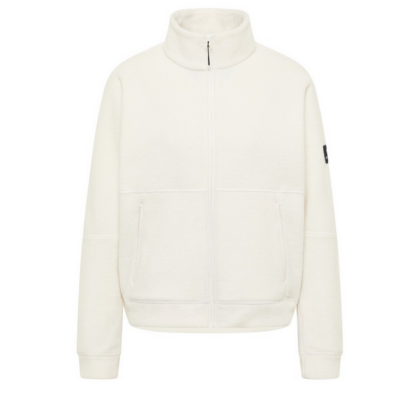Maya Fleece Jacke Damen in weiß, gefertigt aus weichem Fleece-Material. Die Jacke hat einen hohen Kragen, einen durchgehenden Reißverschluss und zwei seitliche Taschen, die eine bequeme Passform bieten.