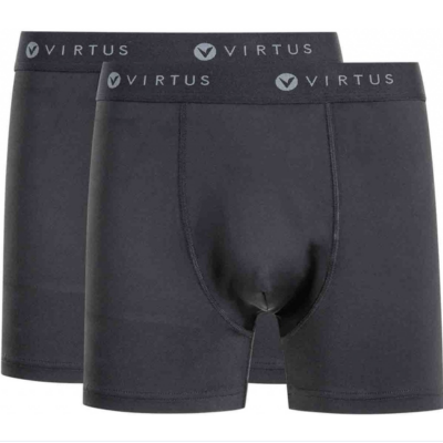 Virtus Ontel Boxershorts im 2er-Set in Schwarz aus elastischem Material, vorne mit Formeinsatz und sichtbarem Virtus-Bund auf weißem Hintergrund.