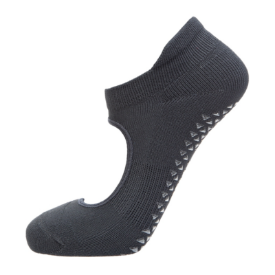 Jurong Gym Sock Shoe in Schwarz, ein gestricktes Schläppchen mit rutschfesten Silikonpunkten an der Sohle und geschlossener Zehenpartie.