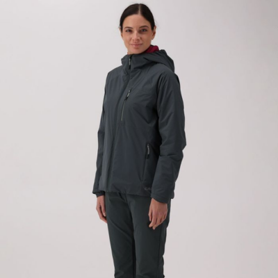 CMP Damenjacke mit fester Kapuze in dark gray, a women’s hooded jacket with a front zipper, worn by a model against a plain light background.